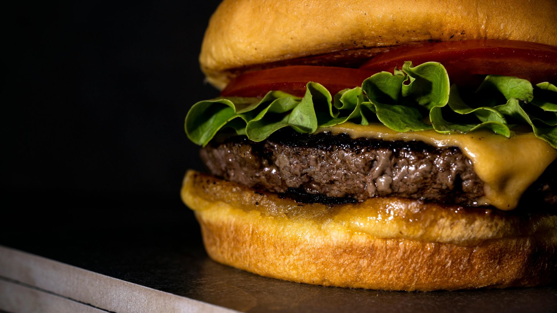 Why Hamburgers Remain a Crowd-Pleaser Across Generations
