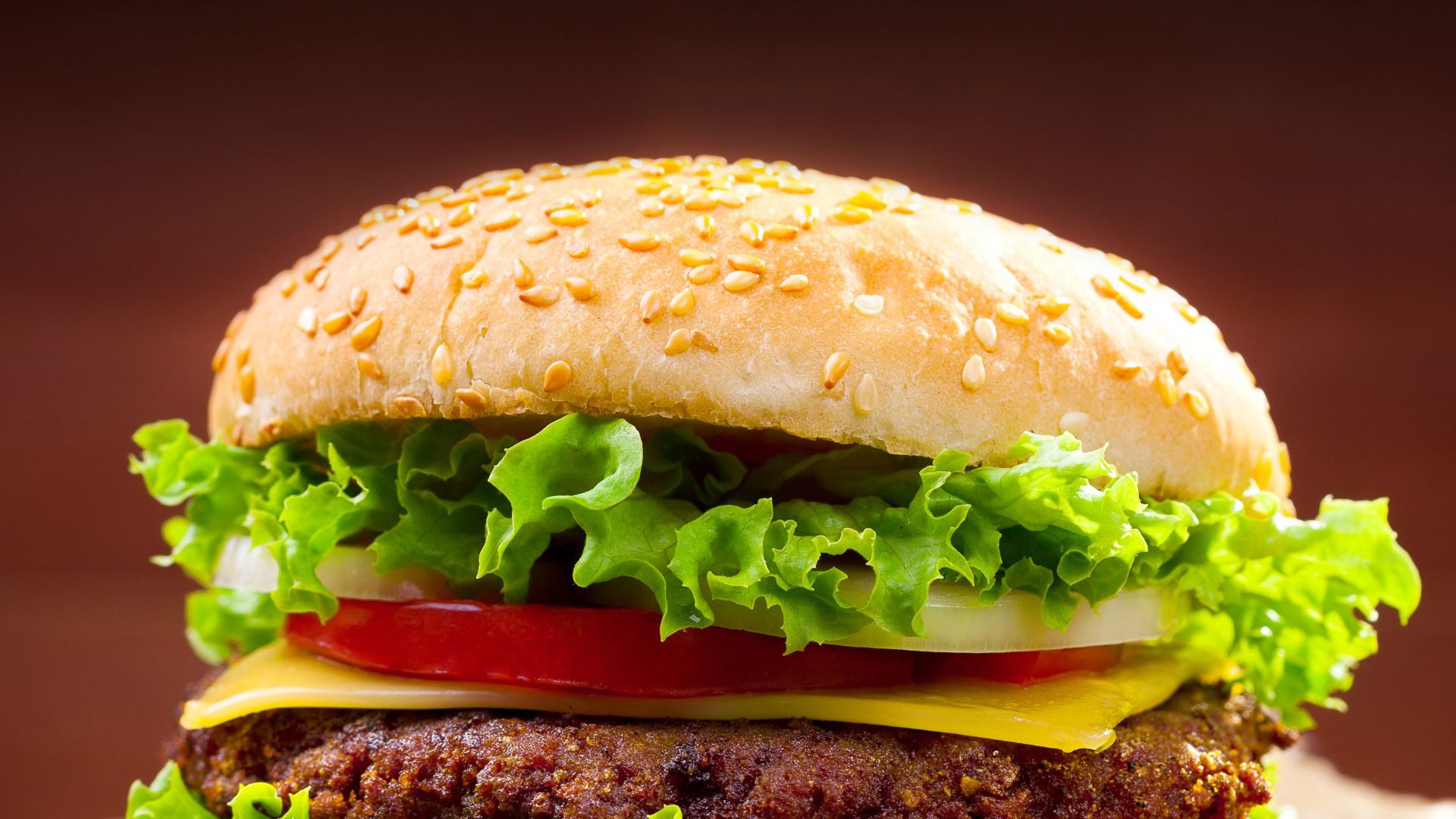 Exploring the Best Sides to Pair with Hamburgers Today